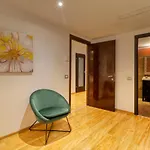 Luxurious 3 Bedroom Apartment In Herastrau