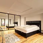 Luxurious 3 Bedroom Apartment In Herastrau