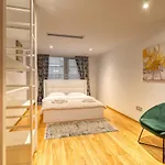 Luxurious 3 Bedroom Apartment In Herastrau