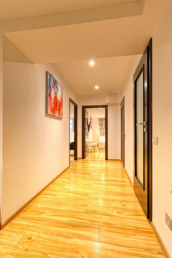 Luxurious 3 Bedroom In Herastrau * Bucharest