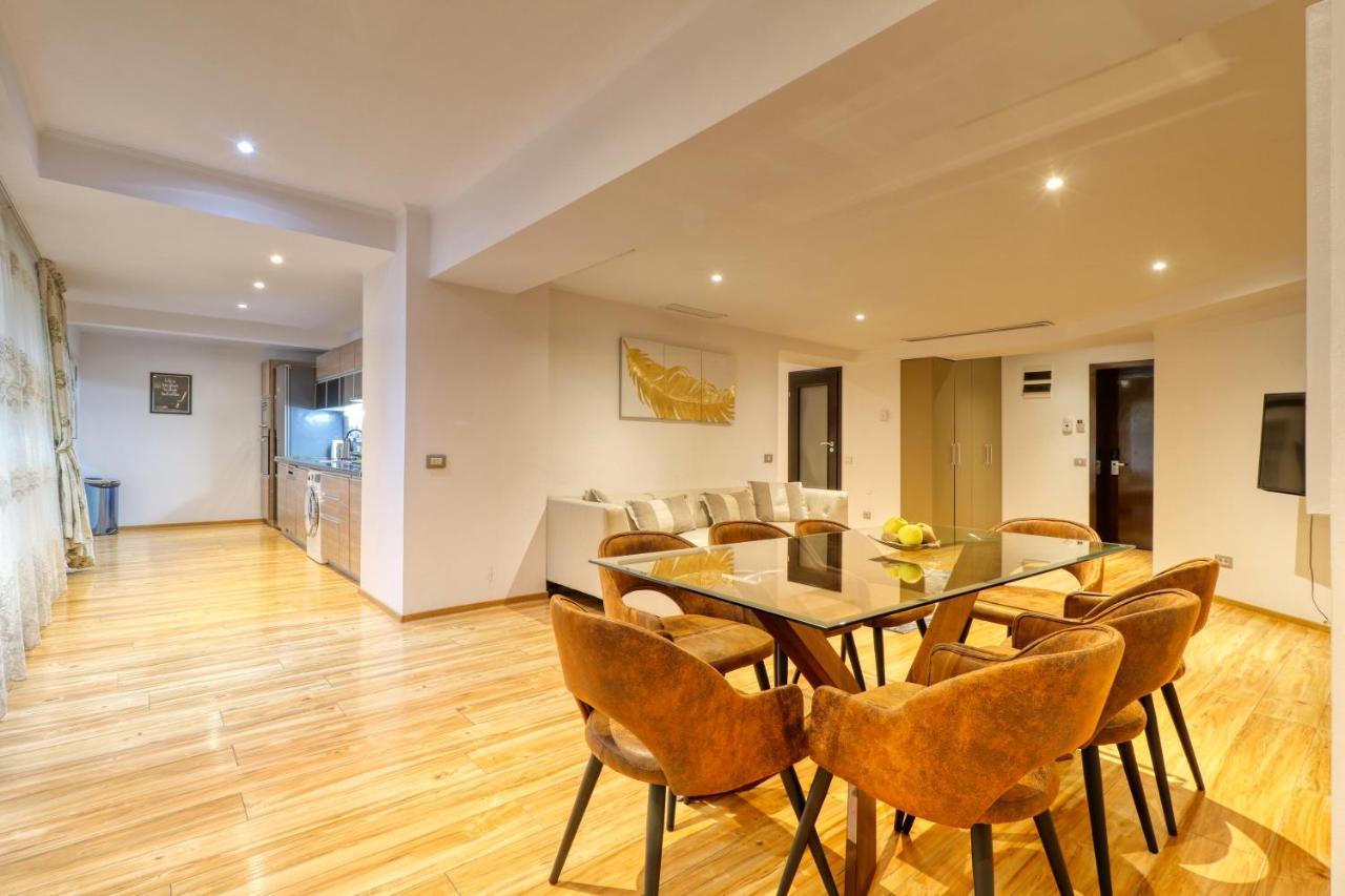 Luxurious 3 Bedroom In Herastrau Apartment Bucharest